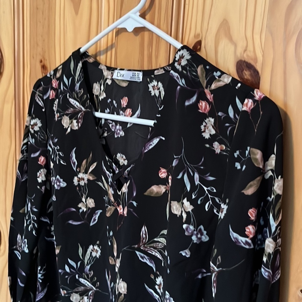 Dex Printed Tie Sleeve Top - Picture 5 of 10